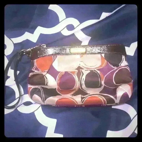 Authentic Coach wristlet - Picture 1 of 3